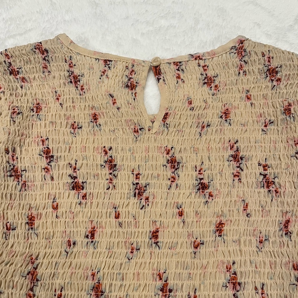 Live 4 Truth Floral Smocked Puff Sleeve Crop Blouse - Medium - Picture 5 of 9